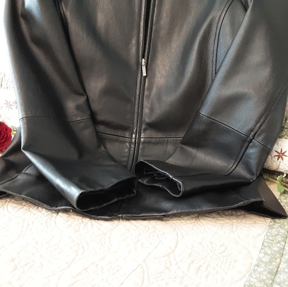 CASUAL CORNER ANNEX, BEAUTIFUL GENUINE BLACK LEATHER JACKET, SIZE SMALL - Picture 15 of 16